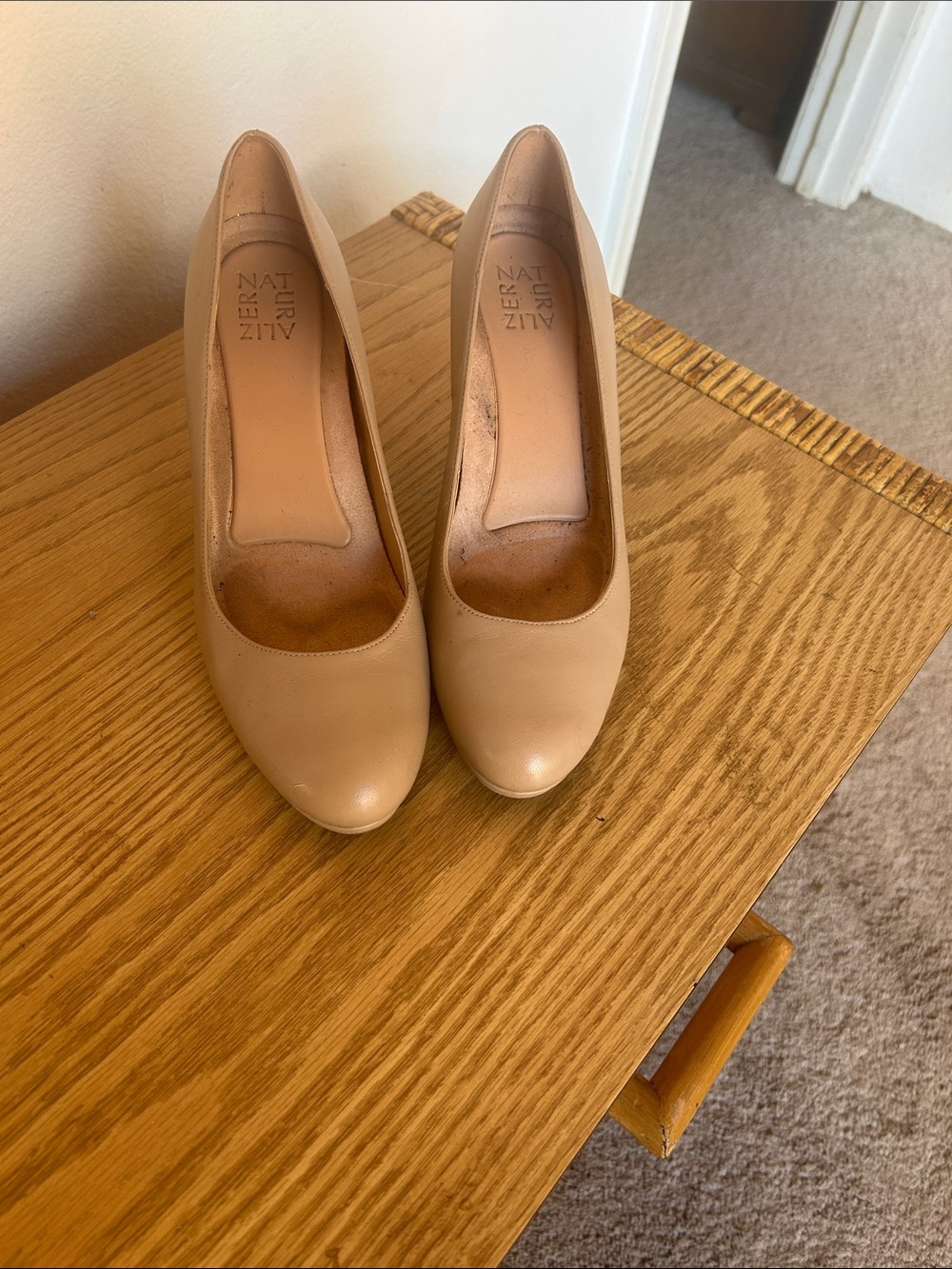 Naturalizer Beige Leather Round-Toe Pumps